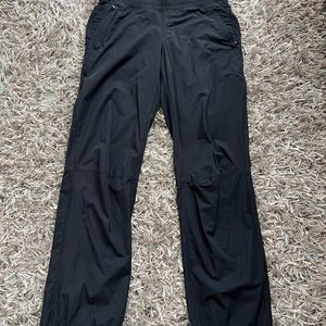 Excellent condition vintage Lululemon lined nylon dog walking pant.
